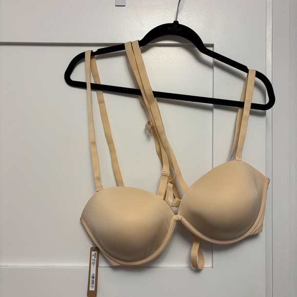 New Skims Multi-Way Bra in Sand - Picture 3 of 8